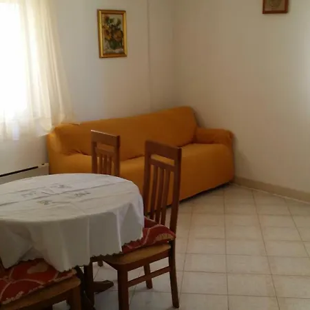Apartment Mala Bunta Sutivan